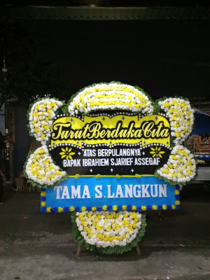 Papan Bunga Duka di Seberuang